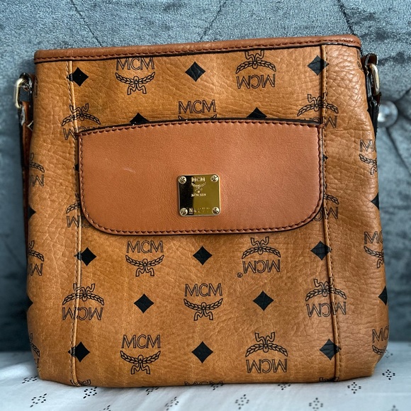 Mcm crossbody - Picture 2 of 5
